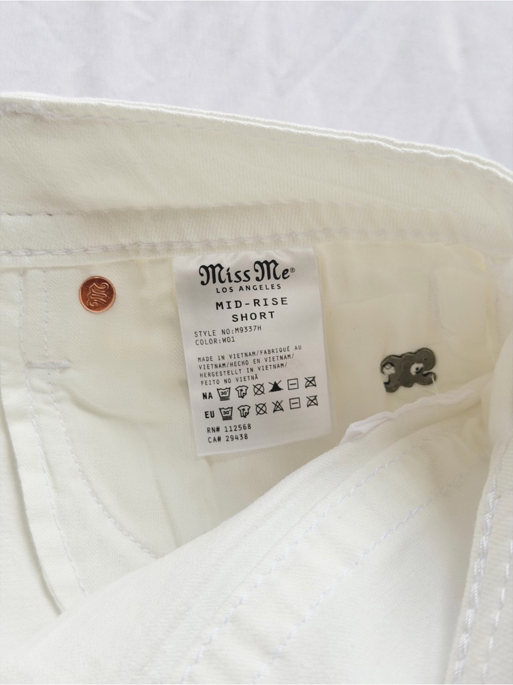Miss Me Mid-Rise Shorts - Size 26 - White Slim Cut Off Denim Rhinestone Pockets - Picture 6 of 6